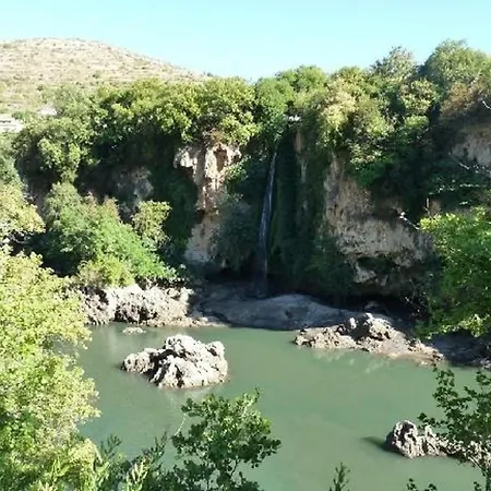 B&B Au Calme Avec Privatif Gratuit Sud Aveyron Les Palmiers Des Causses 3*