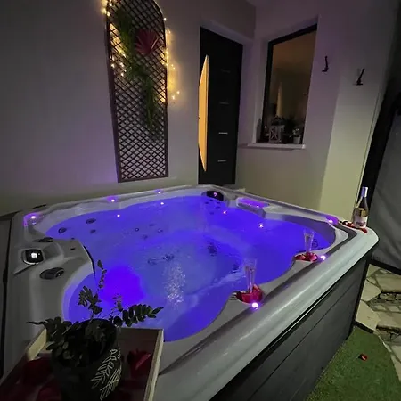 Au Calme Avec Privatif Gratuit Sud Aveyron Les Palmiers Des Causses 3*