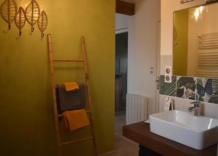 Au Calme Avec Privatif Gratuit Sud Aveyron Les Palmiers Des Causses ベッド・アンド・ブレックファスト 3*