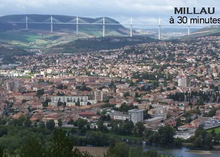 Au Calme Avec Privatif Gratuit Sud Aveyron Les Palmiers Des Causses 3*