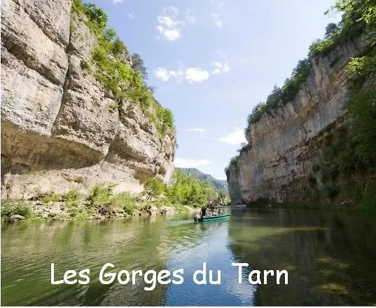 ベッド・アンド・ブレックファスト Au Calme Avec Privatif Gratuit Sud Aveyron Les Palmiers Des Causses 3*