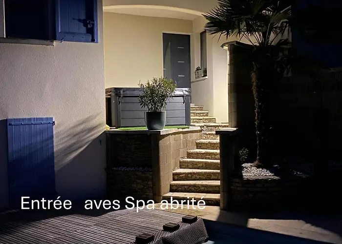 Au Calme Avec Privatif Gratuit Sud Aveyron Les Palmiers Des Causses ベッド・アンド・ブレックファスト